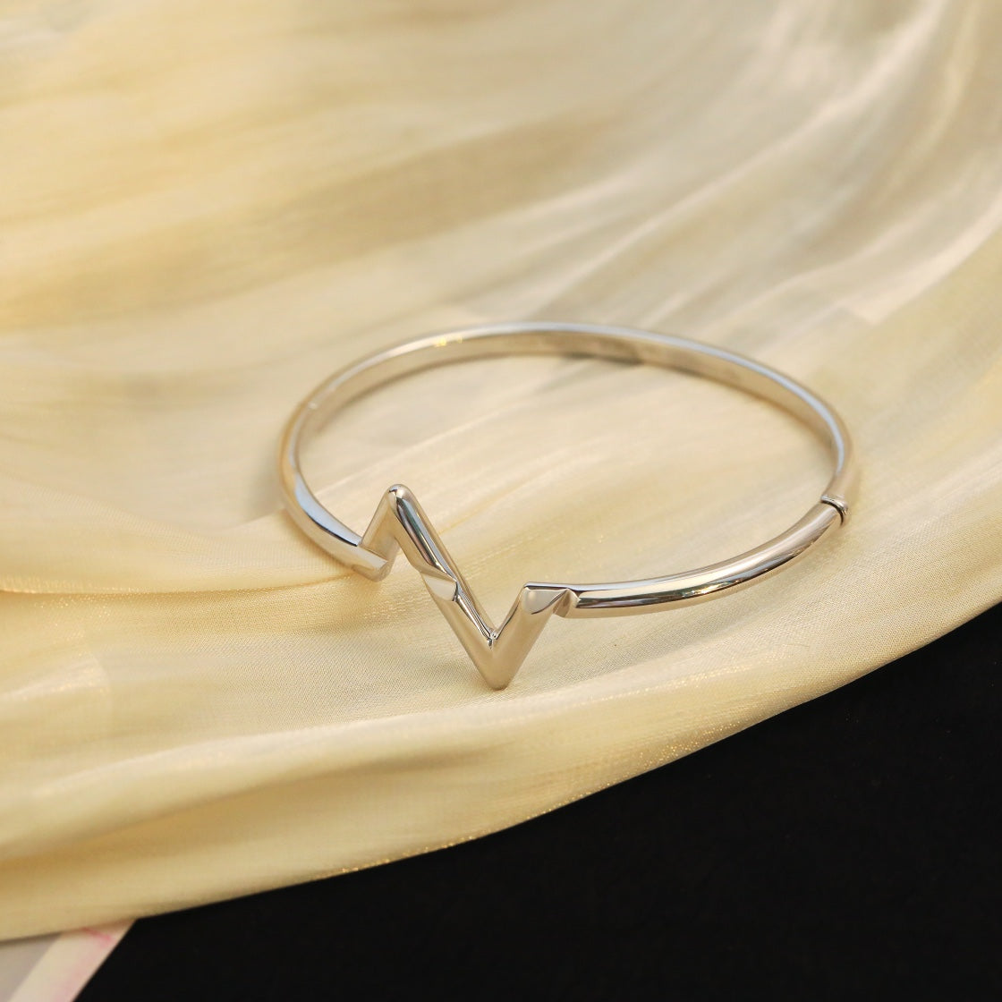 [Glow Muse]VOLTE UPSITE DOWN BRACELET