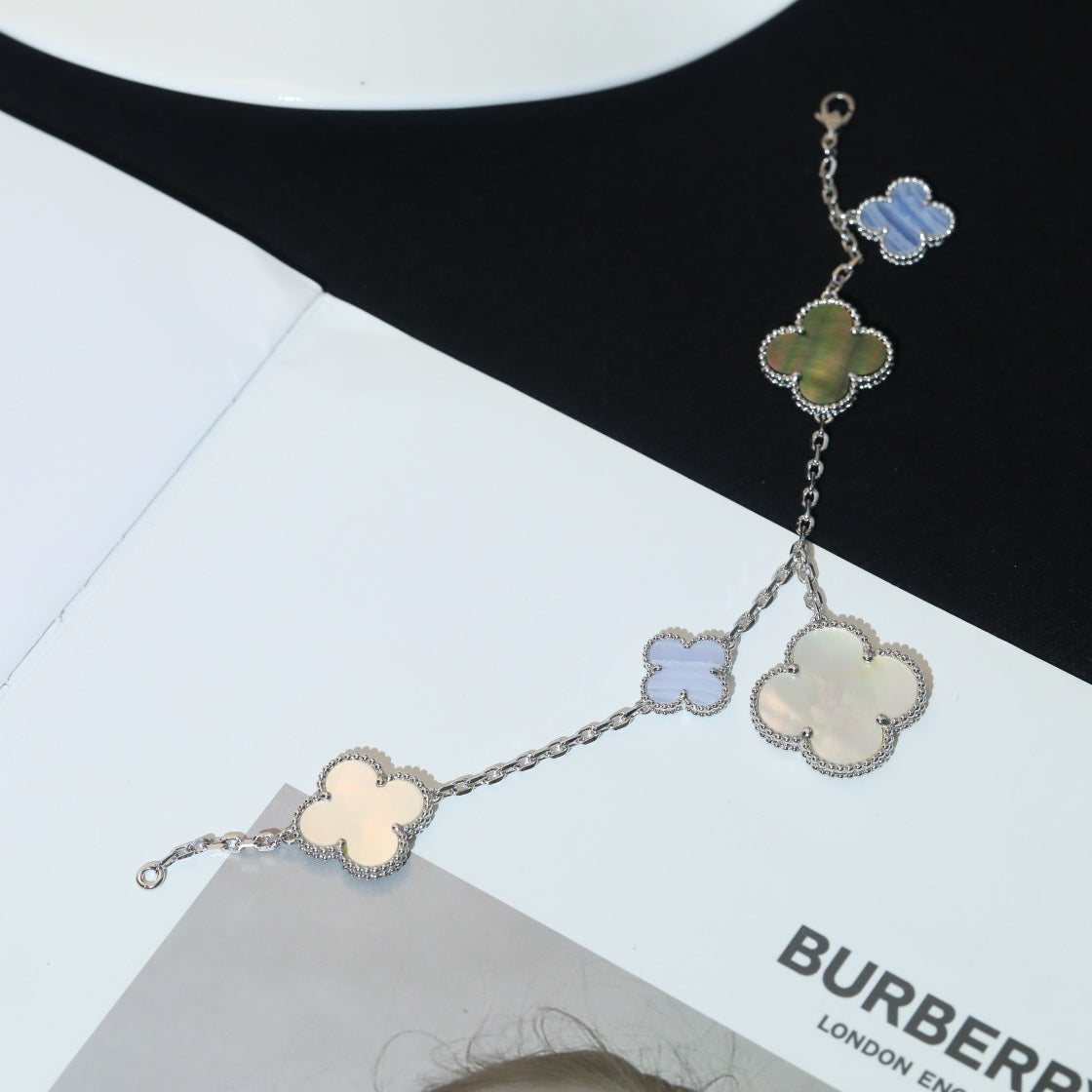 [Glow Muse]CLOVER BRACELET 5 MOTIFS MOP CHALCEDONY SILVER