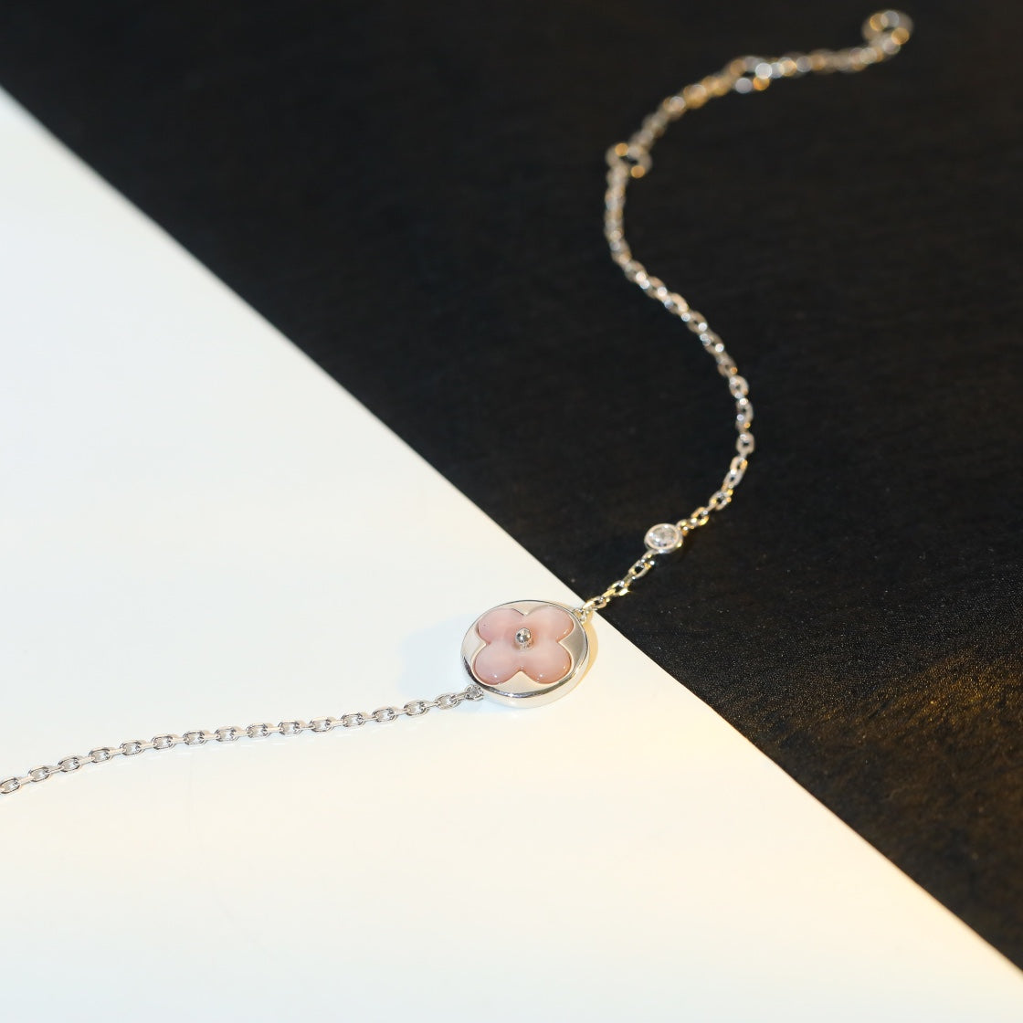 [Glow Muse]SUN MOTIF PINK MOP SILVER BRACELET