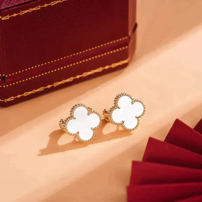 [Glow Muse]CLOVER MEDIUM 1 MOTIFS  WHITE MOP STUD EARRINGS