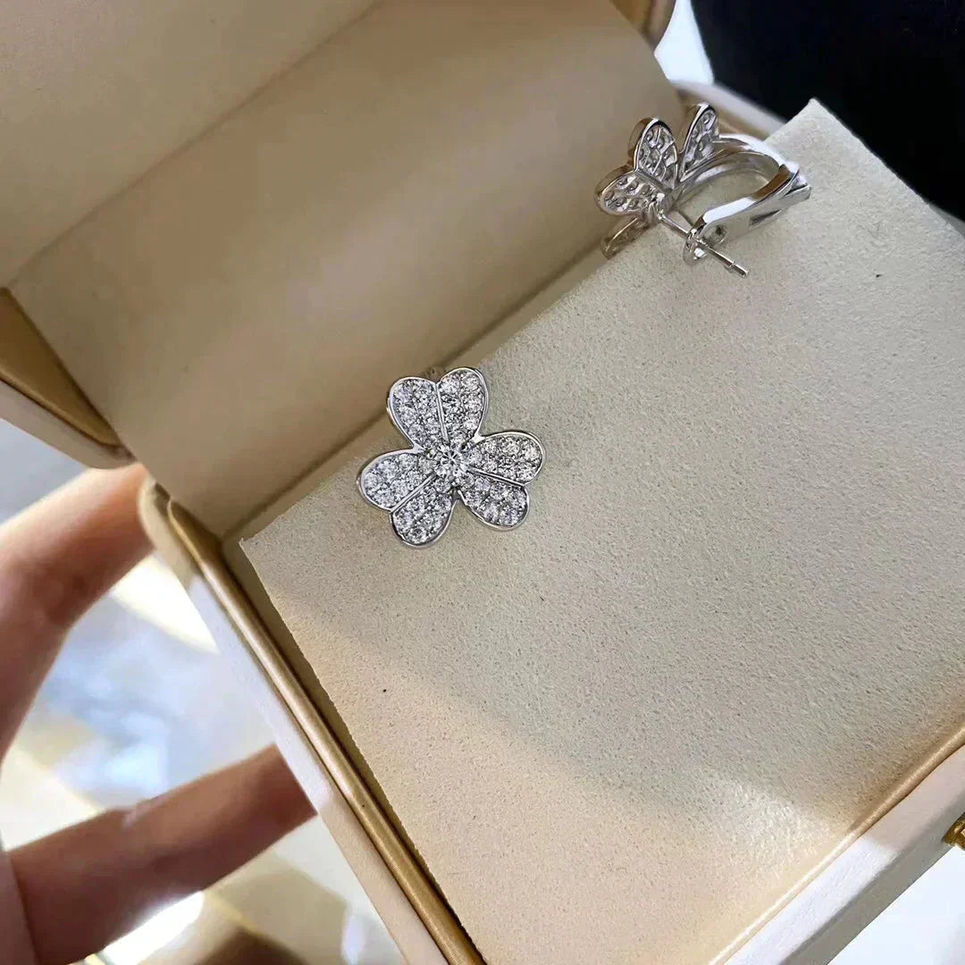 [Glow Muse]CLOVER COMOS DIAMOND EARRINGS SILVER
