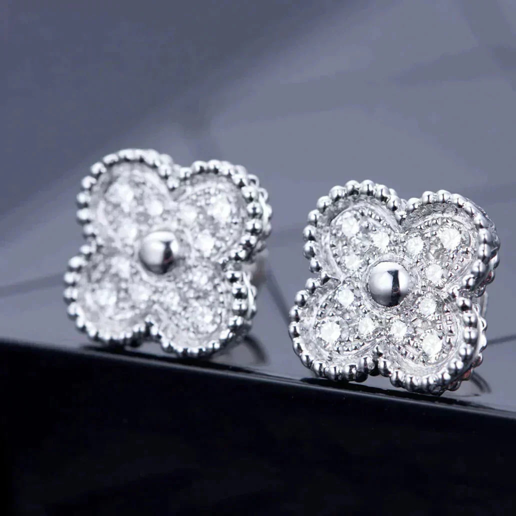 [Glow Muse]CLOVER 1 MOTIFS DIAMOND STUD EARRINGS SILVER