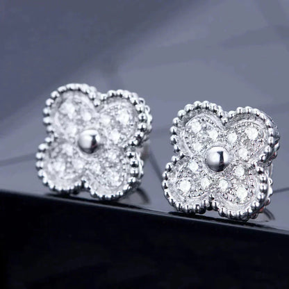 [Glow Muse]CLOVER 1 MOTIFS DIAMOND STUD EARRINGS SILVER