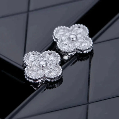 [Glow Muse]CLOVER 1 MOTIFS DIAMOND STUD EARRINGS SILVER