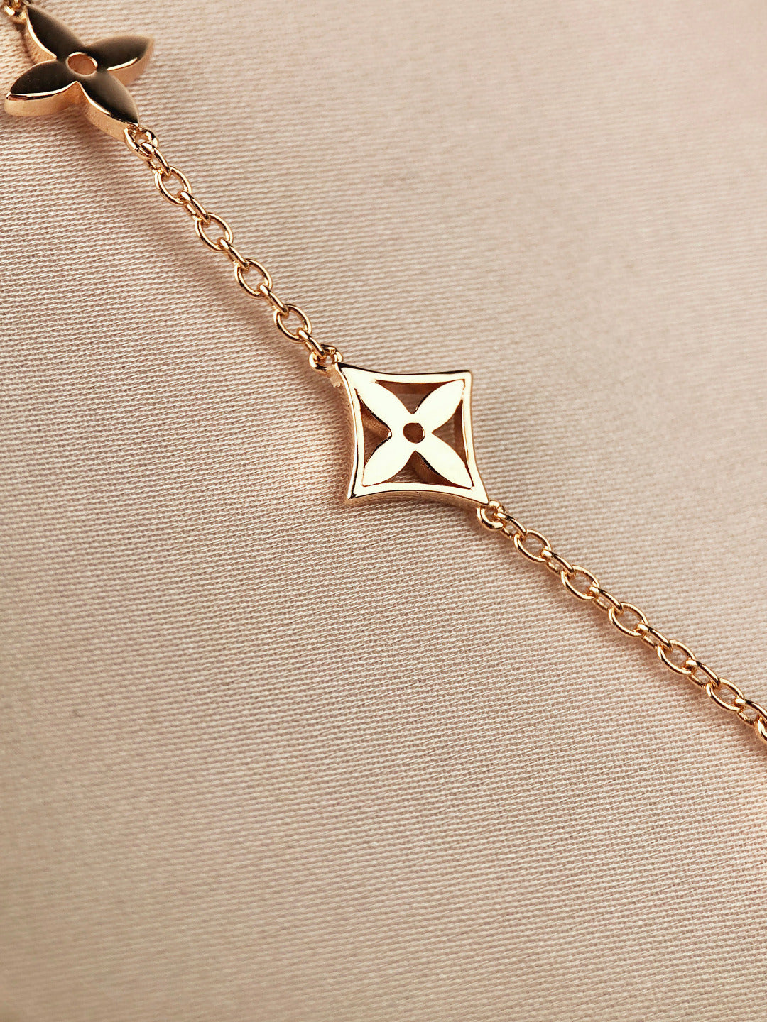 [Glow Muse]STAR AND SUN 7 MOTIFS GOLD BRACELET