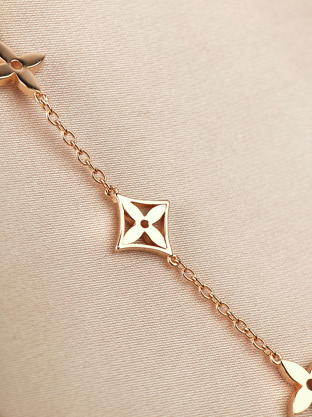 [Glow Muse]STAR AND SUN 7 MOTIFS GOLD BRACELET