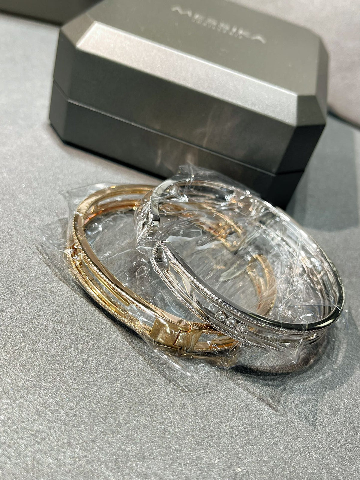 [Glow Muse]MOVE 10TH PAVED DIAMOND BRACELET