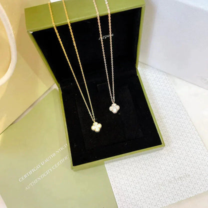 [Glow Muse]CLOVER MINI 9.5MM WHITE MOTHER-OF-PEARL NECKLACE