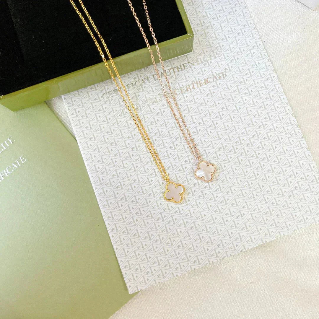 [Glow Muse]CLOVER MINI 9.5MM WHITE MOTHER-OF-PEARL NECKLACE