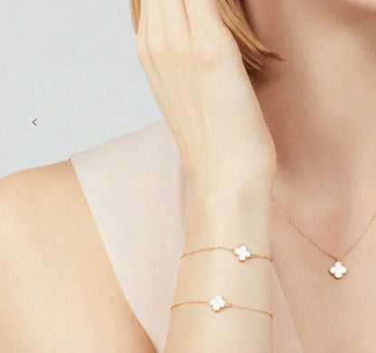 [Glow Muse]CLOVER MINI 9.5MM WHITE MOTHER-OF-PEARL NECKLACE