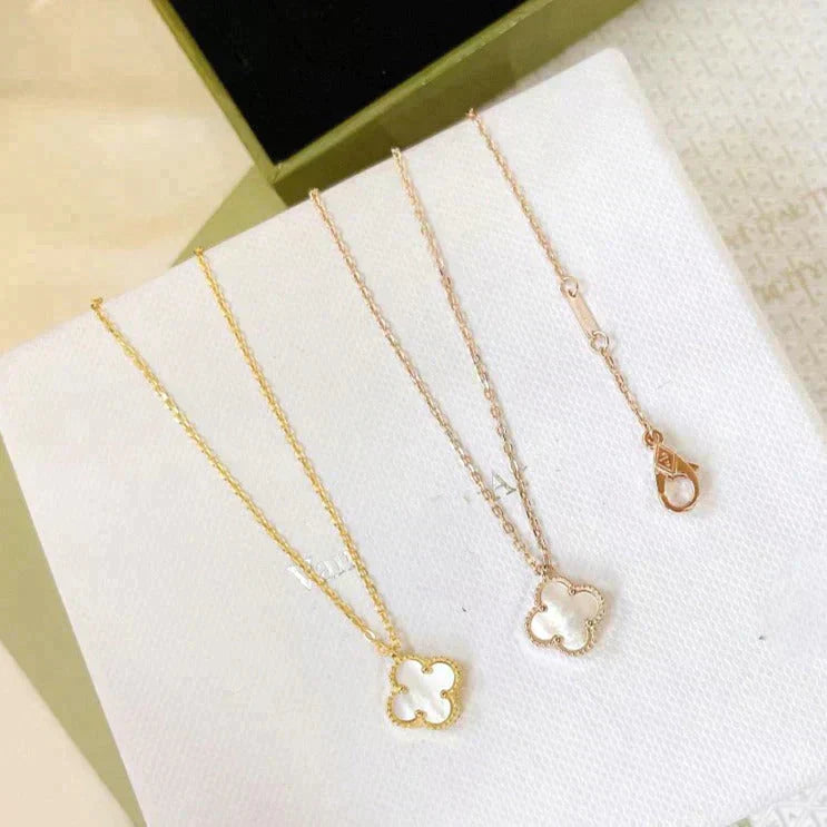 [Glow Muse]CLOVER MINI 9.5MM WHITE MOTHER-OF-PEARL NECKLACE