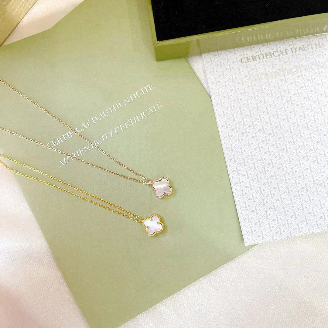 [Glow Muse]CLOVER MINI 9.5MM WHITE MOTHER-OF-PEARL NECKLACE