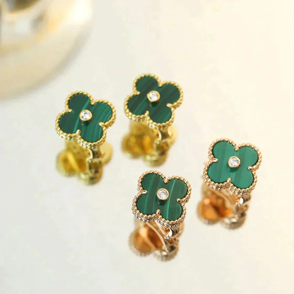[Glow Muse]CLOVER MEDIUM 1 MOTIFS MALACHITE DIAMOND EARRINGS