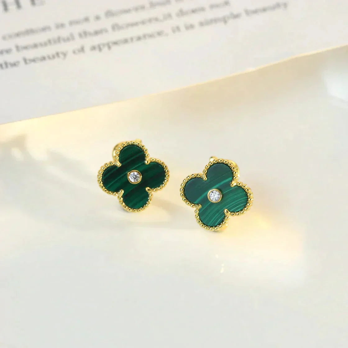 [Glow Muse]CLOVER MEDIUM 1 MOTIFS MALACHITE DIAMOND EARRINGS