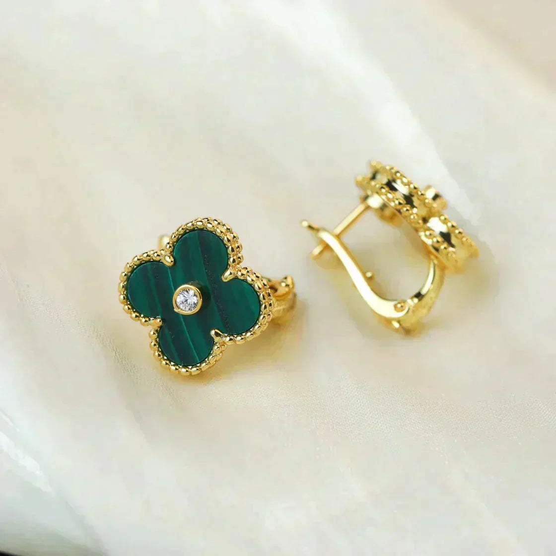 [Glow Muse]CLOVER MEDIUM 1 MOTIFS MALACHITE DIAMOND EARRINGS
