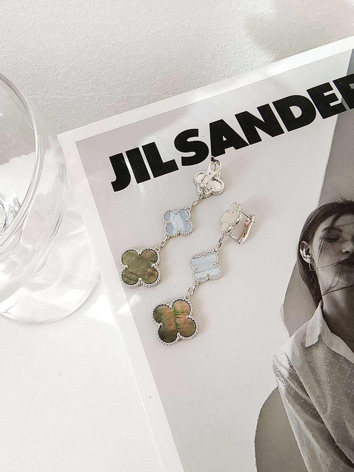 [Glow Muse]CLOVER 3 MOTIFS CHALCEDONY DARK MOP SILVER EARRINGS