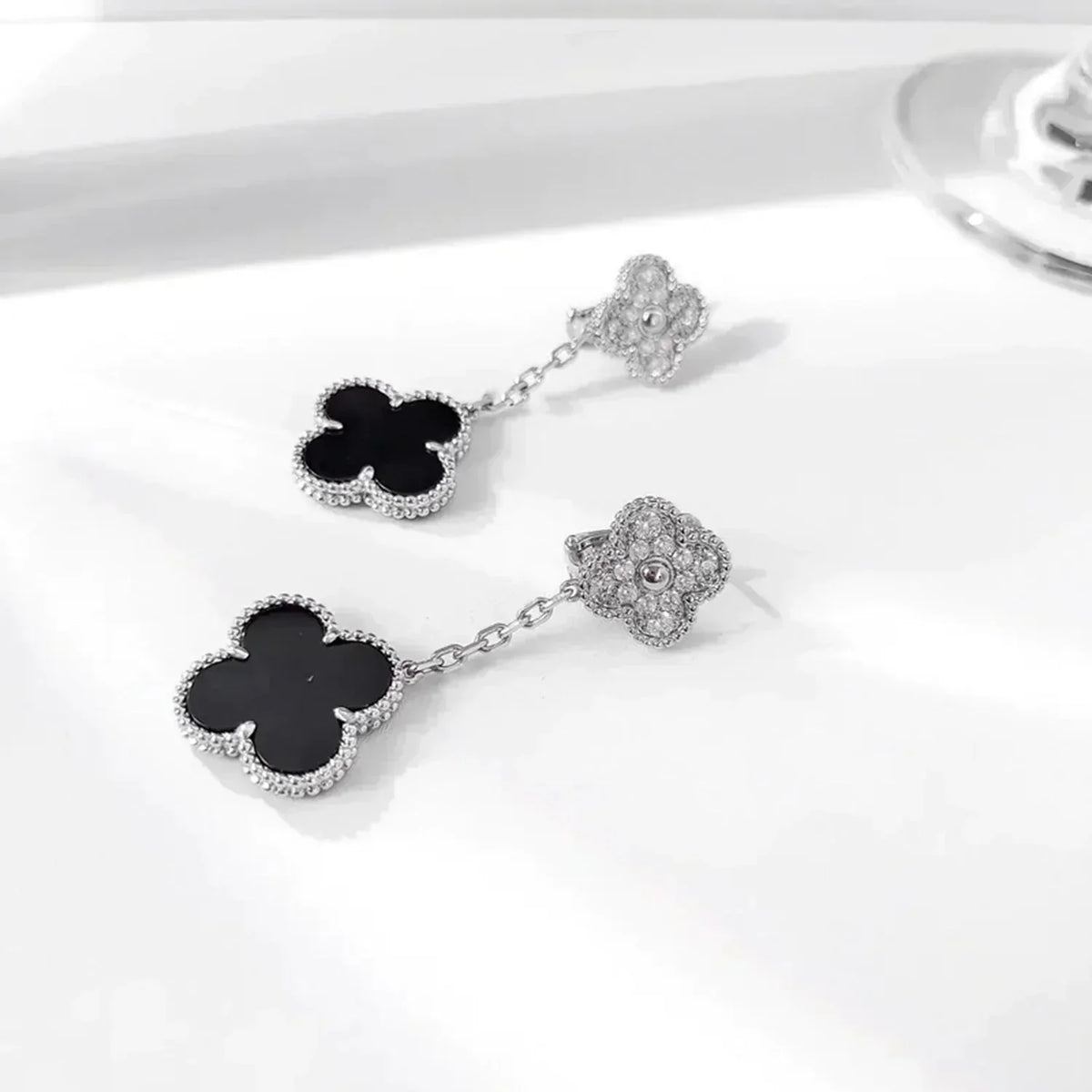 [Glow Muse]CLOVER 2 MOTIFS  DIAMOND ONYX EARRINGS SILVER