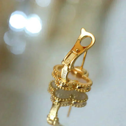 [Glow Muse]CLOVER MEDIUM 1 MOTIFS  WHITE MOP STUD EARRINGS