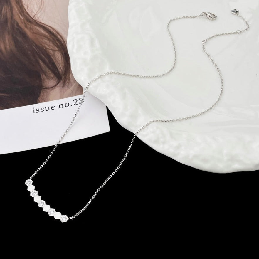 [Glow Muse]BEE MY LOVE DIAMOND NECKLACE