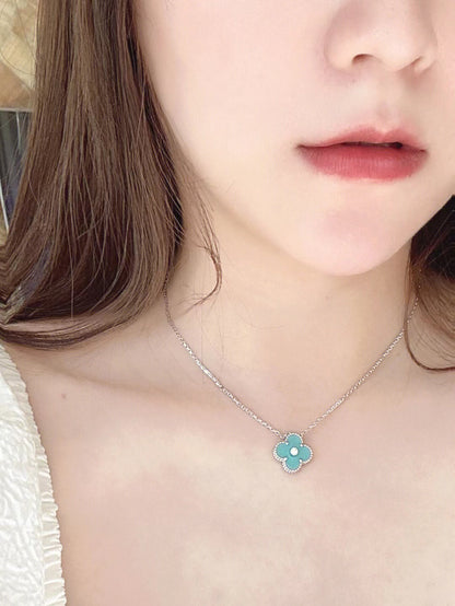 [Glow Muse]CLOVER 1 DIAMOND LIGHT BLUE SILVER NECKLACE