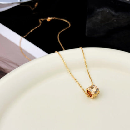 [Glow Muse]BEE MINI PEDANT DIAMOND NECKLACE