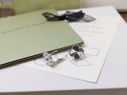 [Glow Muse]CLOVER MEDIUM STUD EARRINGS