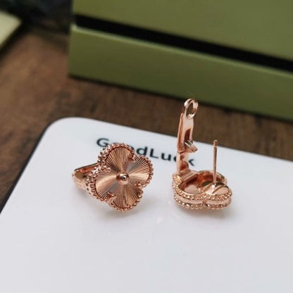 [Glow Muse]CLOVER MEDIUM STUD EARRINGS