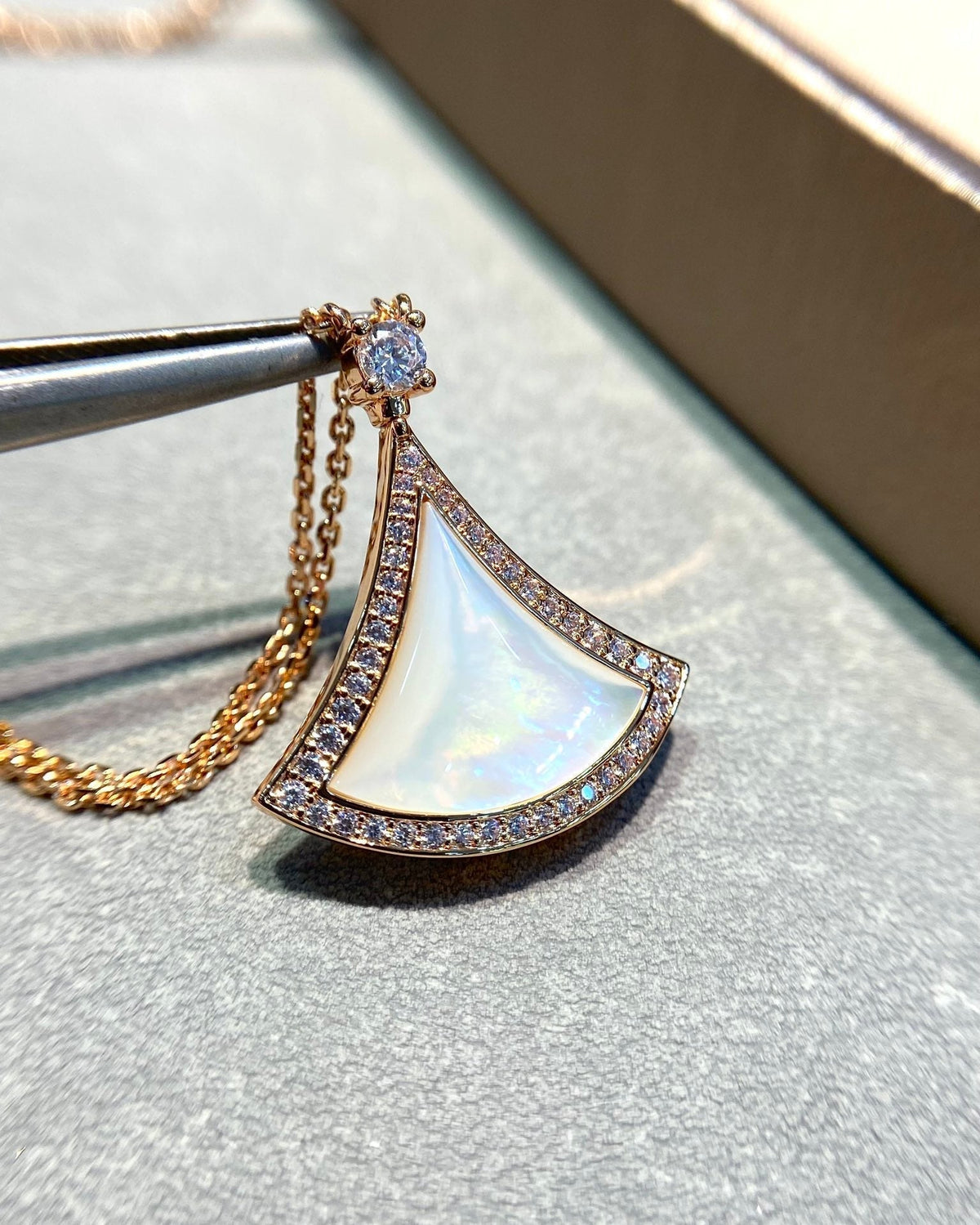 [Glow Muse]DREAM MOP DIAMOND PAVED PINK GOLD NECKLACE