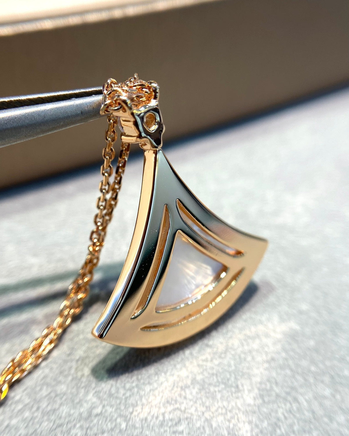 [Glow Muse]DREAM MOP DIAMOND PAVED PINK GOLD NECKLACE
