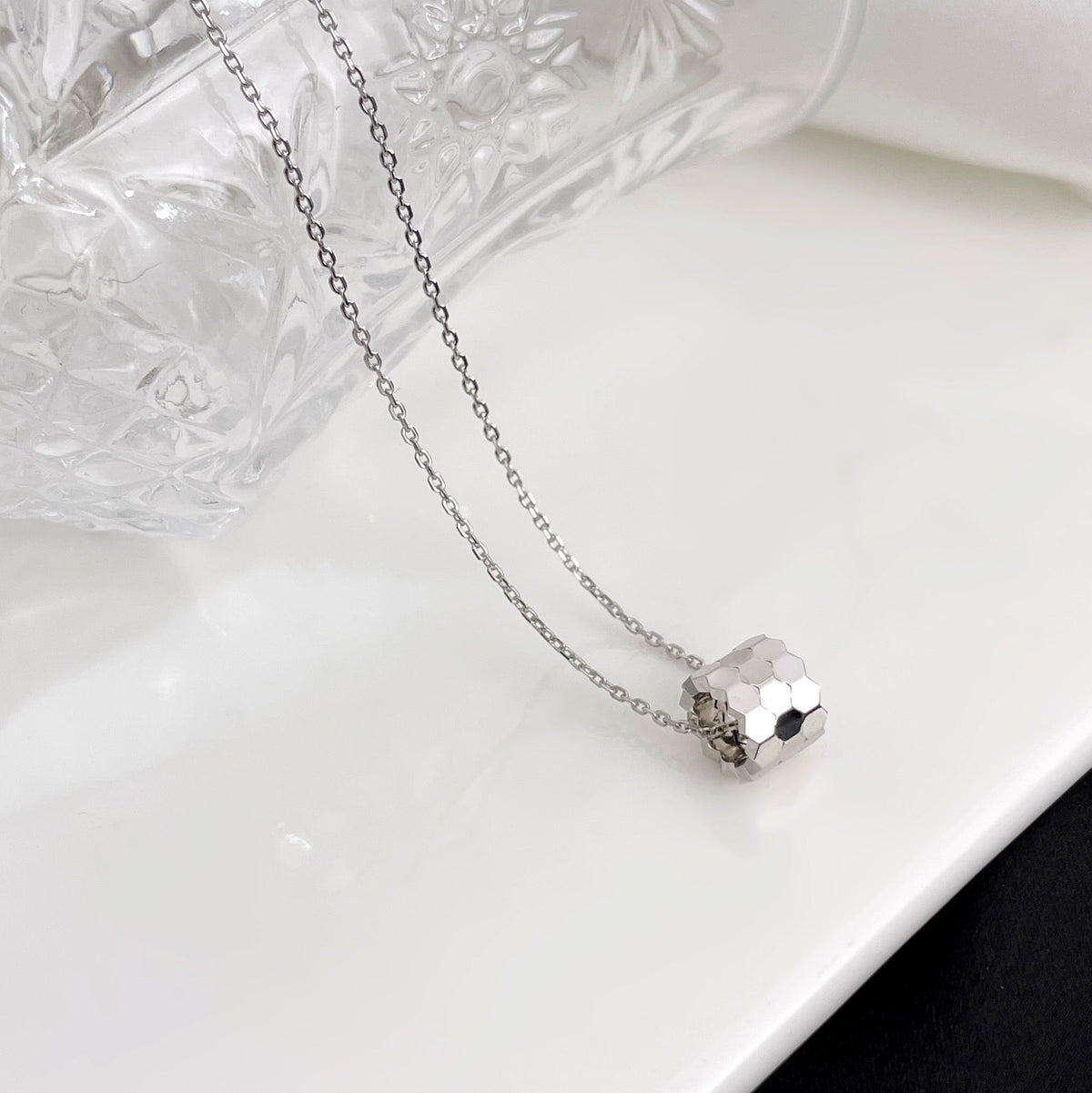 [Glow Muse]BEE MINI NECKLACE