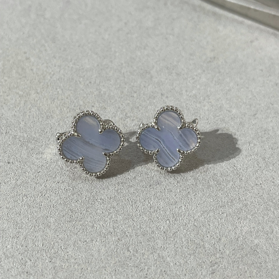 [Glow Muse]CLOVER CHALCEDONY SILVER STUD EARRINGS