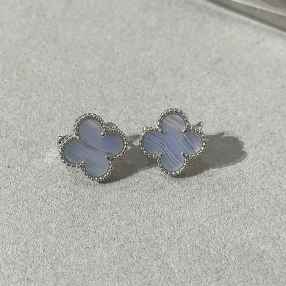 [Glow Muse]CLOVER CHALCEDONY SILVER STUD EARRINGS