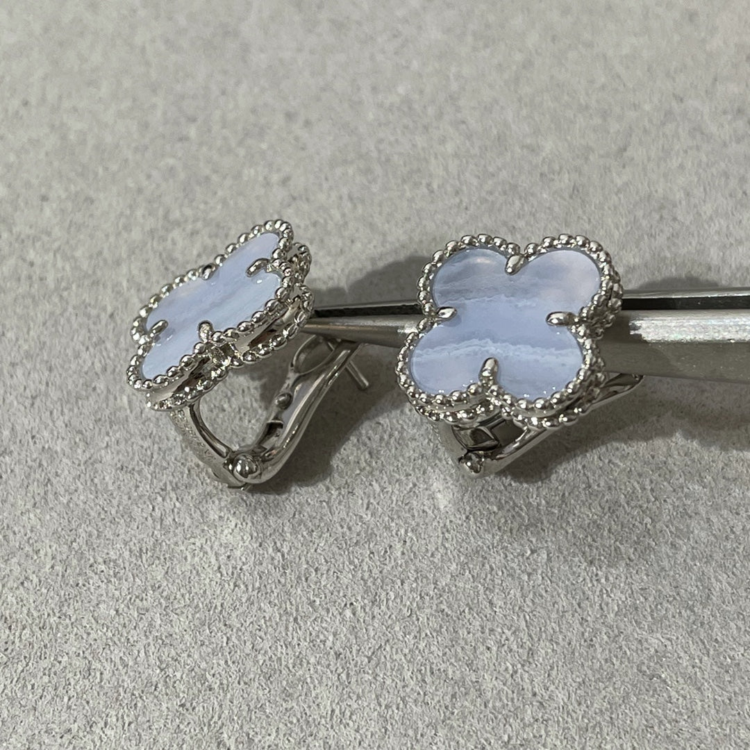 [Glow Muse]CLOVER CHALCEDONY SILVER STUD EARRINGS
