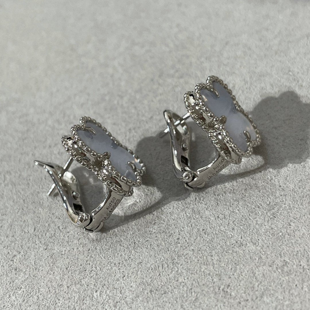 [Glow Muse]CLOVER CHALCEDONY SILVER STUD EARRINGS