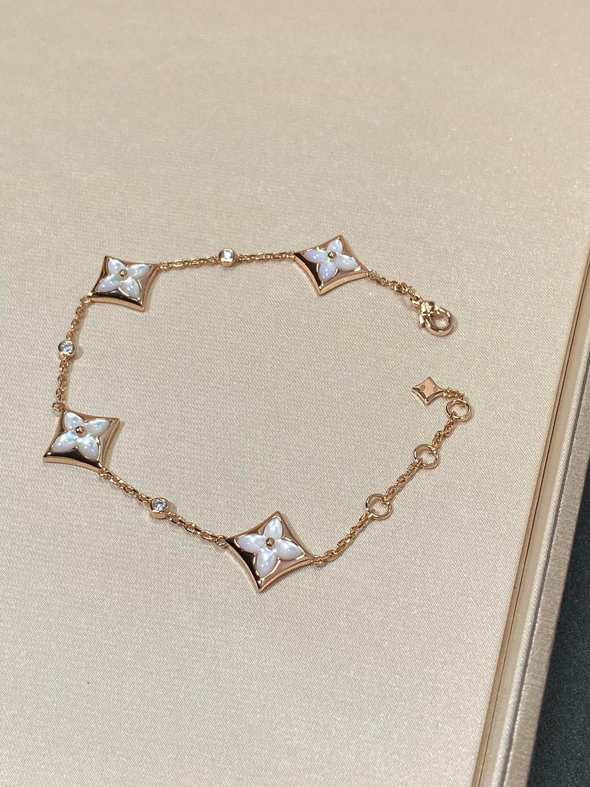[Glow Muse]STAR 4 MOTIF MOP DIAMOND PINK GOLD BRACELET