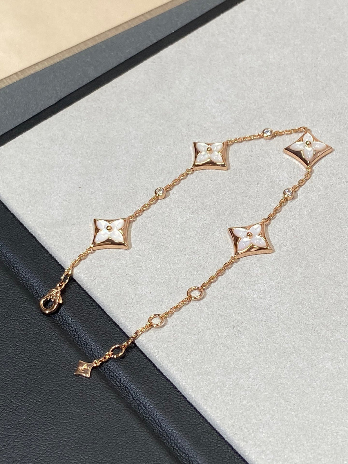 [Glow Muse]STAR 4 MOTIF MOP DIAMOND PINK GOLD BRACELET