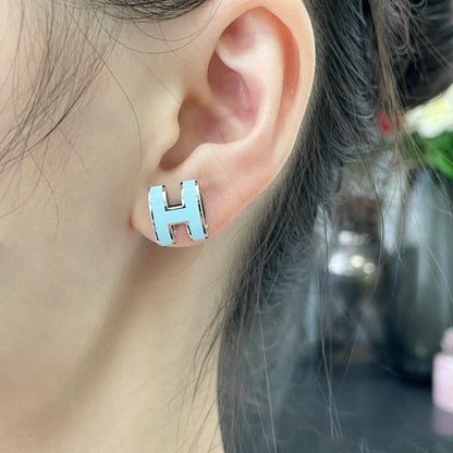 [Glow Muse]POP H SKY BLUE STUD EARRINGS