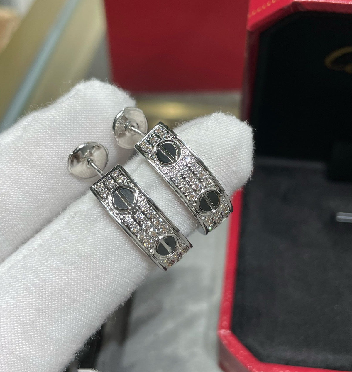 [Glow Muse]LOVE CERAMIC DIAMOND PAVED SILVER EARRINGS