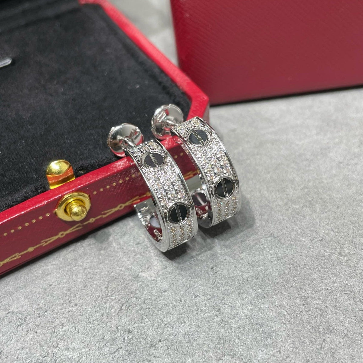 [Glow Muse]LOVE CERAMIC DIAMOND PAVED SILVER EARRINGS