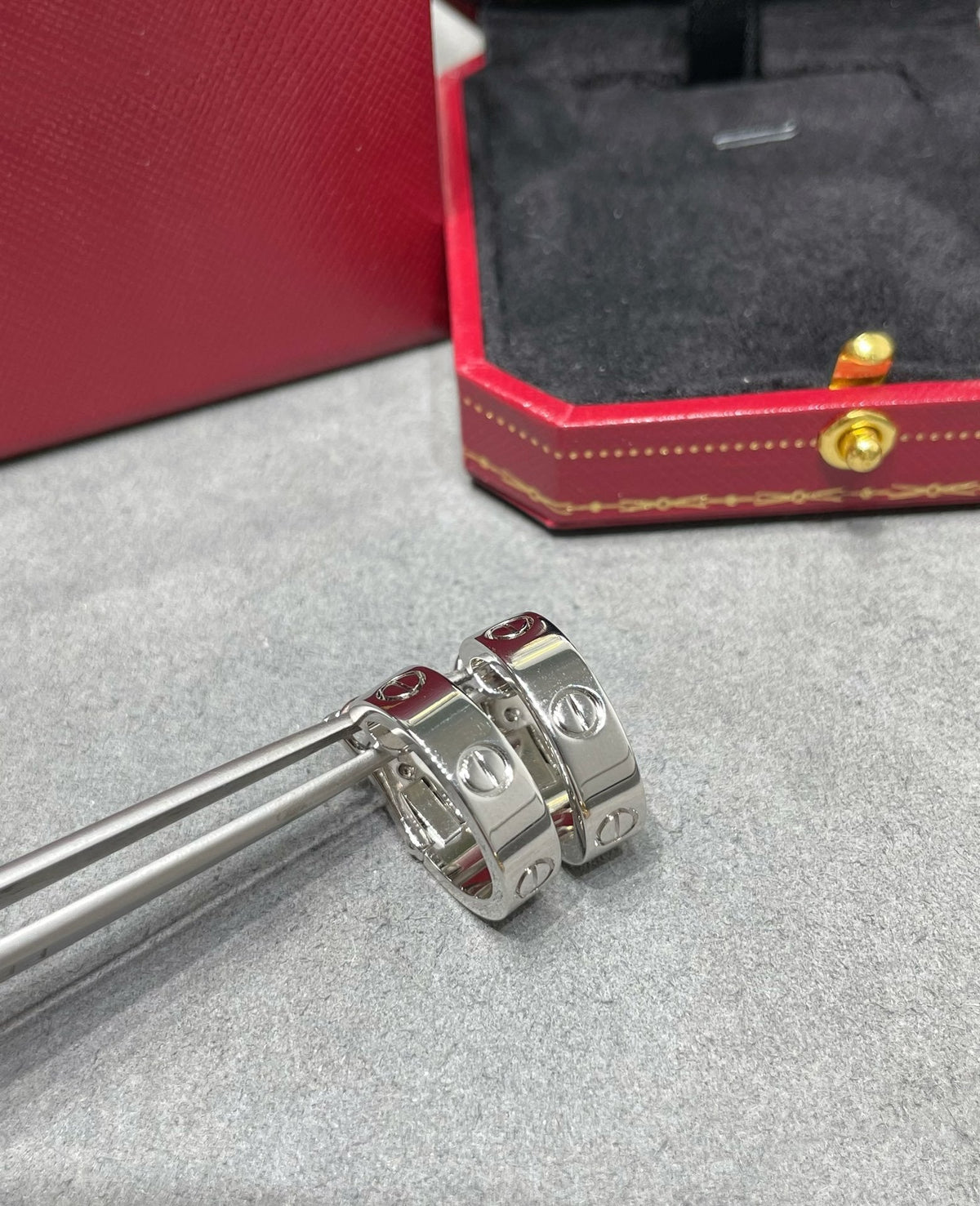 [Glow Muse]LOVE 5.5MM EARRINGS