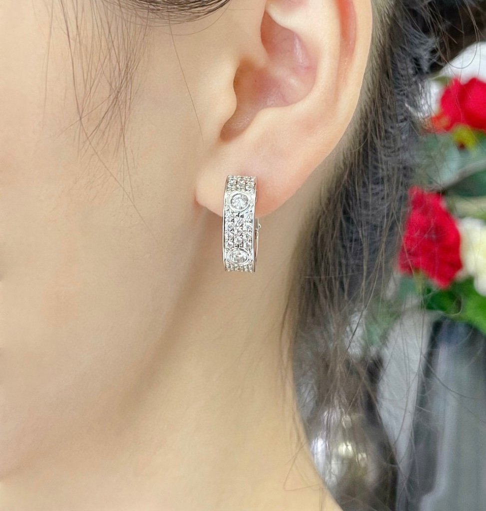 [Glow Muse]LOVE 5.5MM DIAMOND PAVED EARRINGS