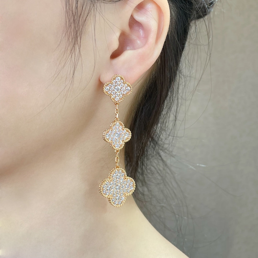 [Glow Muse]CLOVER 3 MOTIFS DIAMOND PAVED ROSE GOLD EARRINGS