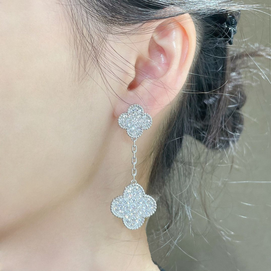 [Glow Muse]CLOVER 2 MOTIFS DIAMOND PAVED SILVER EARRINGS