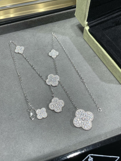 [Glow Muse]CLOVER 6 MOTIF DIAMOND PAVED NECKLACE