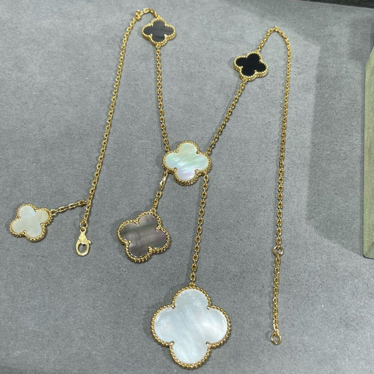 [Glow Muse]CLOVER 6 MOTIF MOP ONYX GOLD NECKLACE