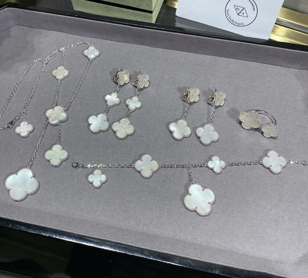 [Glow Muse]CLOVER 5 MOTIF WHITE MOP SILVER BRACELET