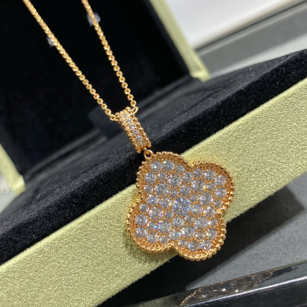 [Glow Muse]CLOVER 25MM LARGE PEDANT DIAMOND PAVED LONG NECKLACE