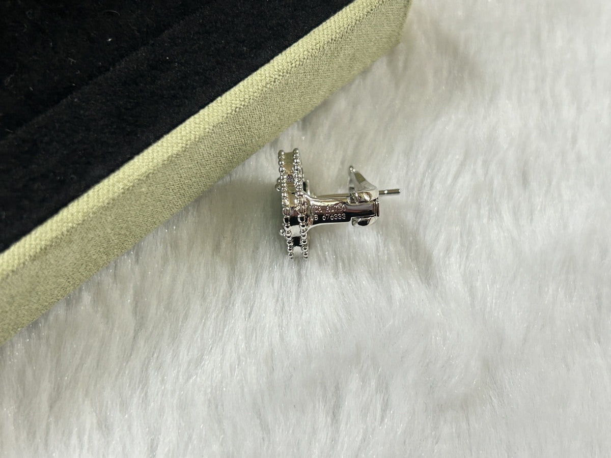 [Glow Muse]CLOVER PIETERSITE MEDIUM STUD EARRINGS