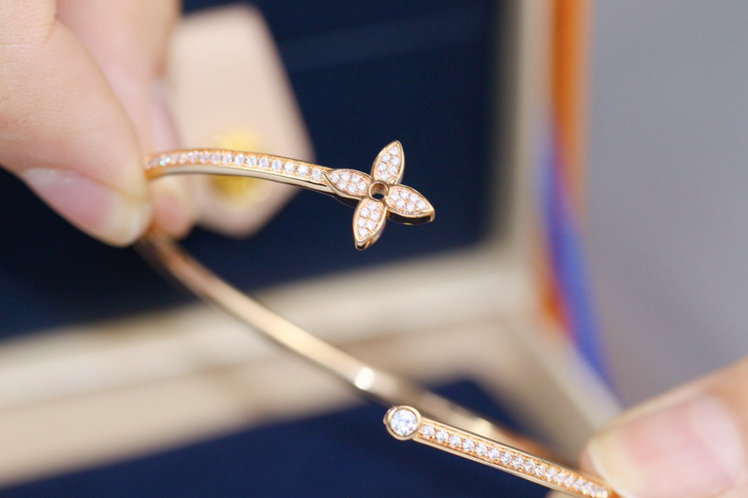 [Glow Muse]IDYLLE PINK GOLD OPEN BRACELET DIAMOND PAVED