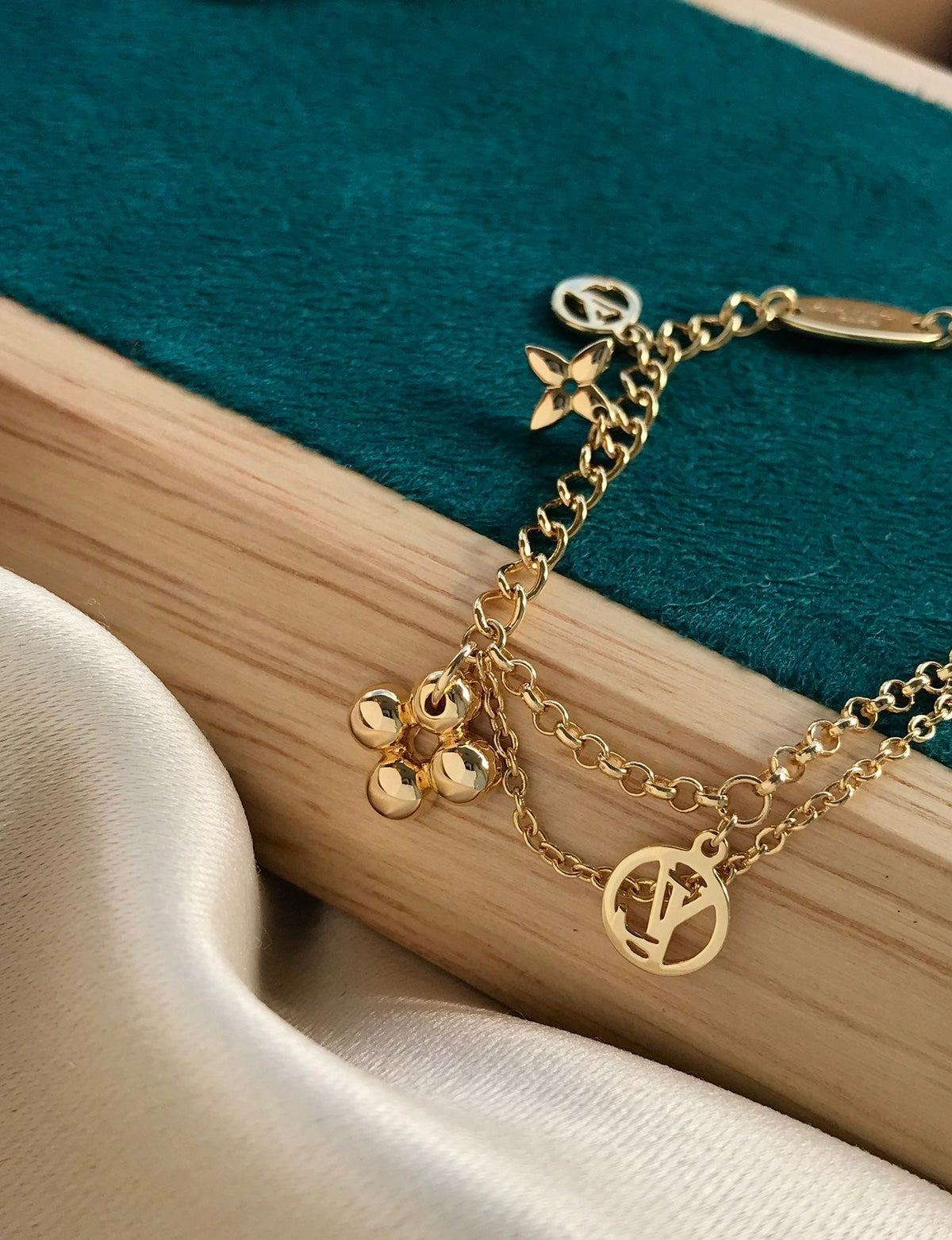 [Glow Muse]BLOOMING PINK GOLD MOP BRACELET